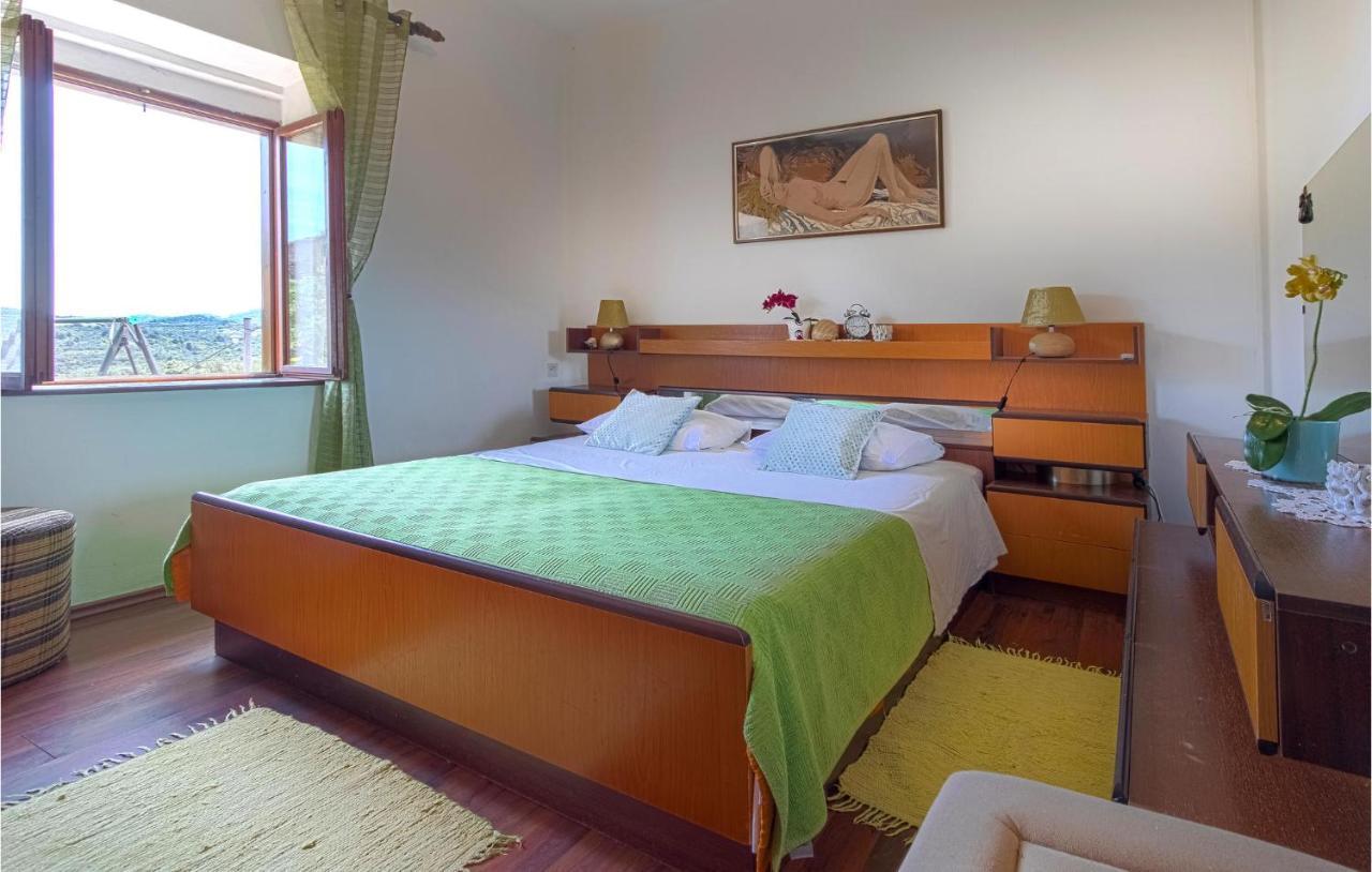 Awesome Home In Zaglav With Wifi Ngoại thất bức ảnh